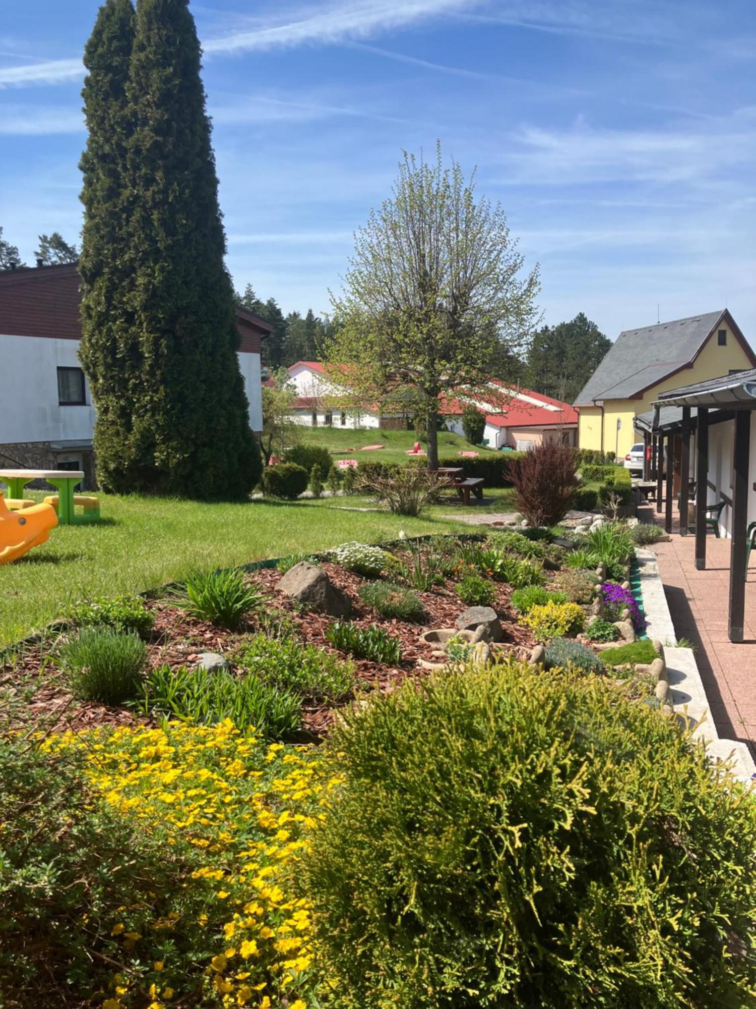 Raj Sportovni A Rekreacni Resort Branzez Knezmost Экстерьер фото